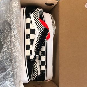 Brand New In Box - Vans / Old Skool / Checker